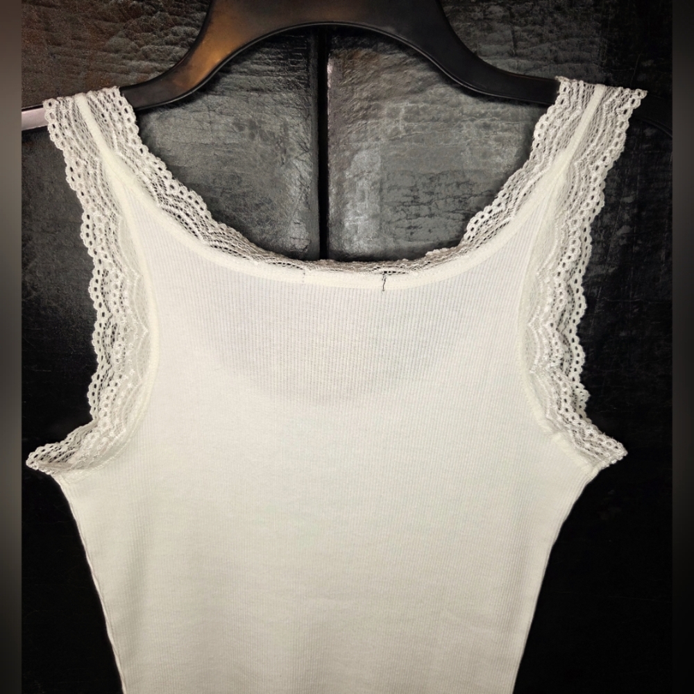 Y2K Isabella Rodriguez Cream Lace Tank Top With Lace Trim Size Small - Picture 6 of 7